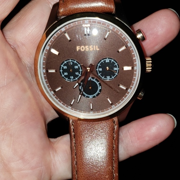 Fossil Watch - Picture 3 of 4